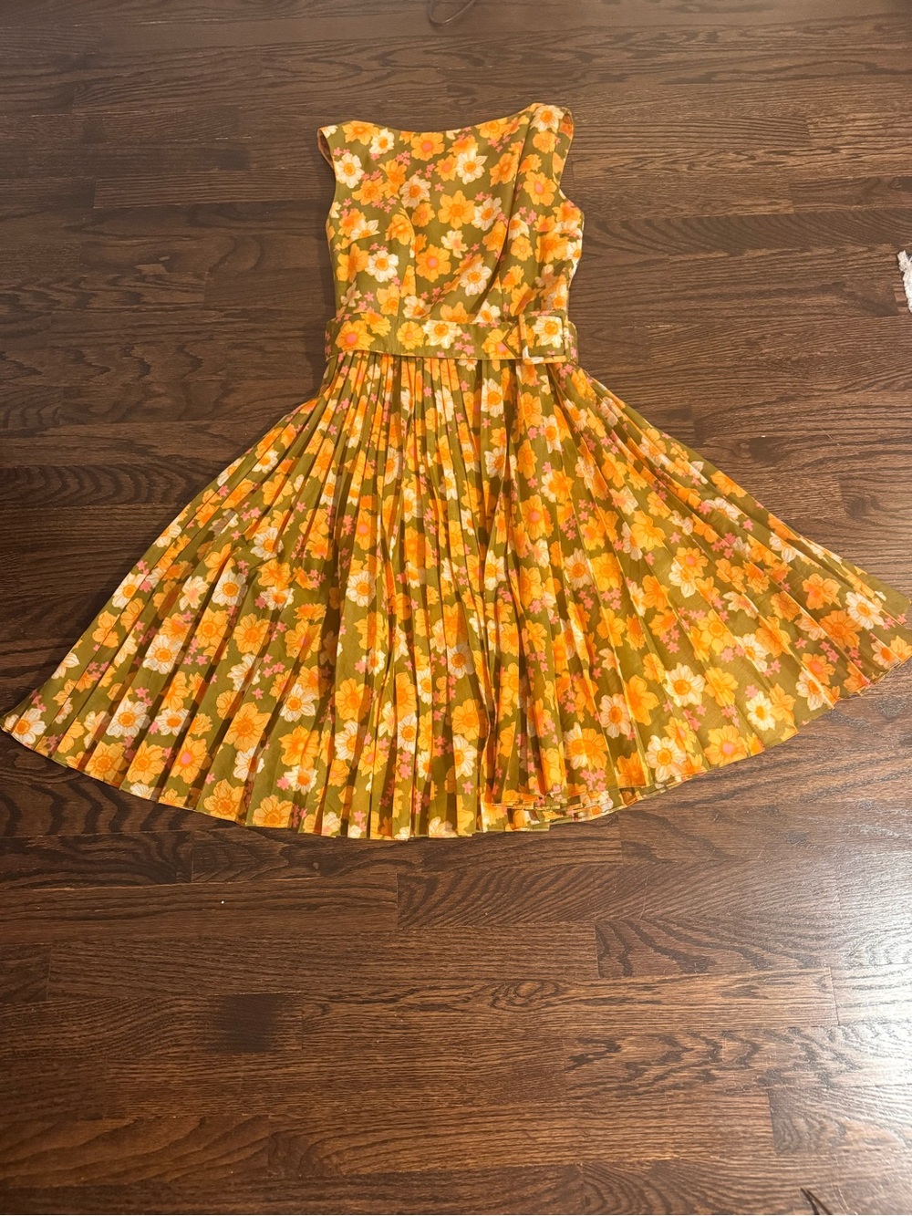 Vintage 1960s Suzy Perette Yellow Floral Pleated Dress